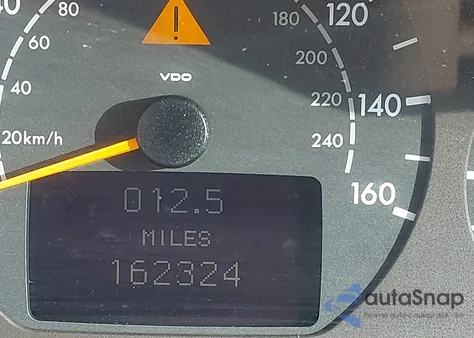 2001 Mercedes-Benz E 320 z USA, uszkodzony, nr VIN WDBJH65J91B361037